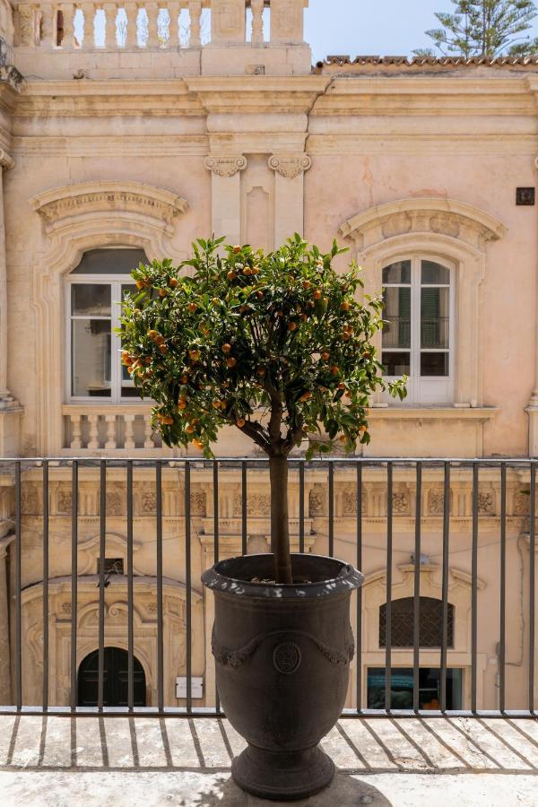 Q92 Hotel Noto